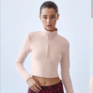 Aritzia- Sunday Best 1/2 Zip Longsleeve